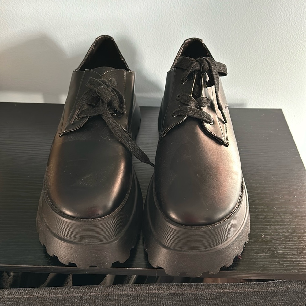 BRAND NEW FOREVER21 PLATFORM SHOES